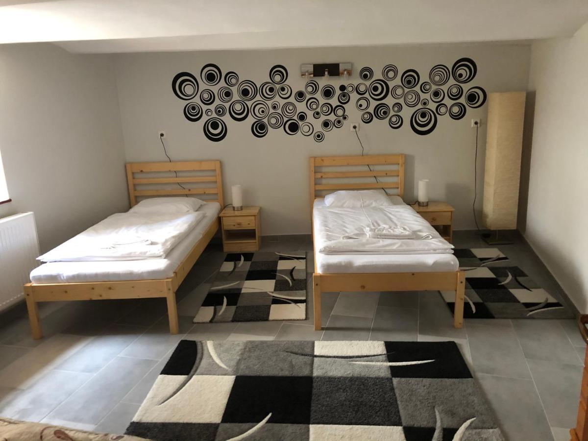 Appartement Rigo Lak à Miskolc Extérieur photo