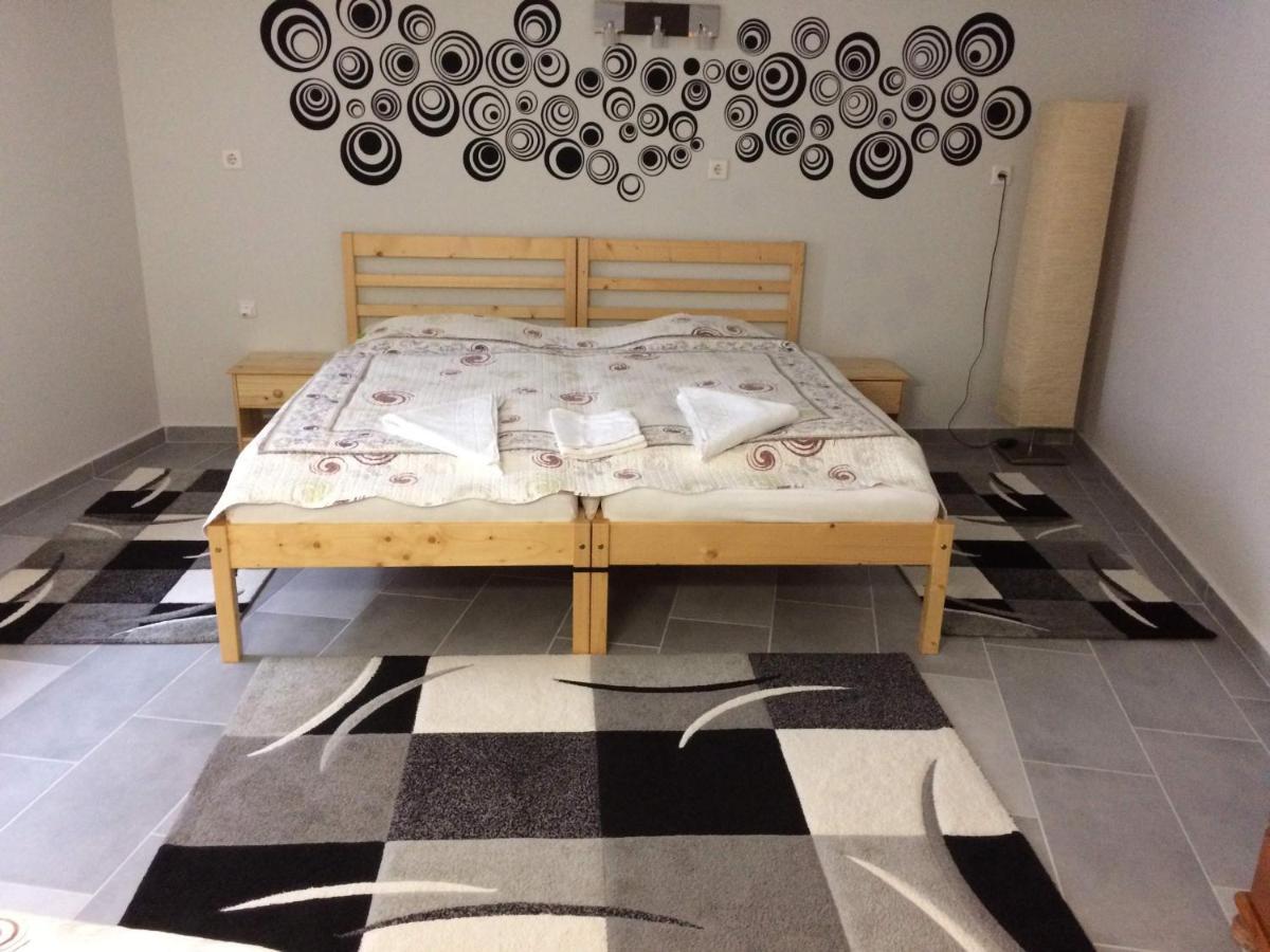 Appartement Rigo Lak à Miskolc Extérieur photo